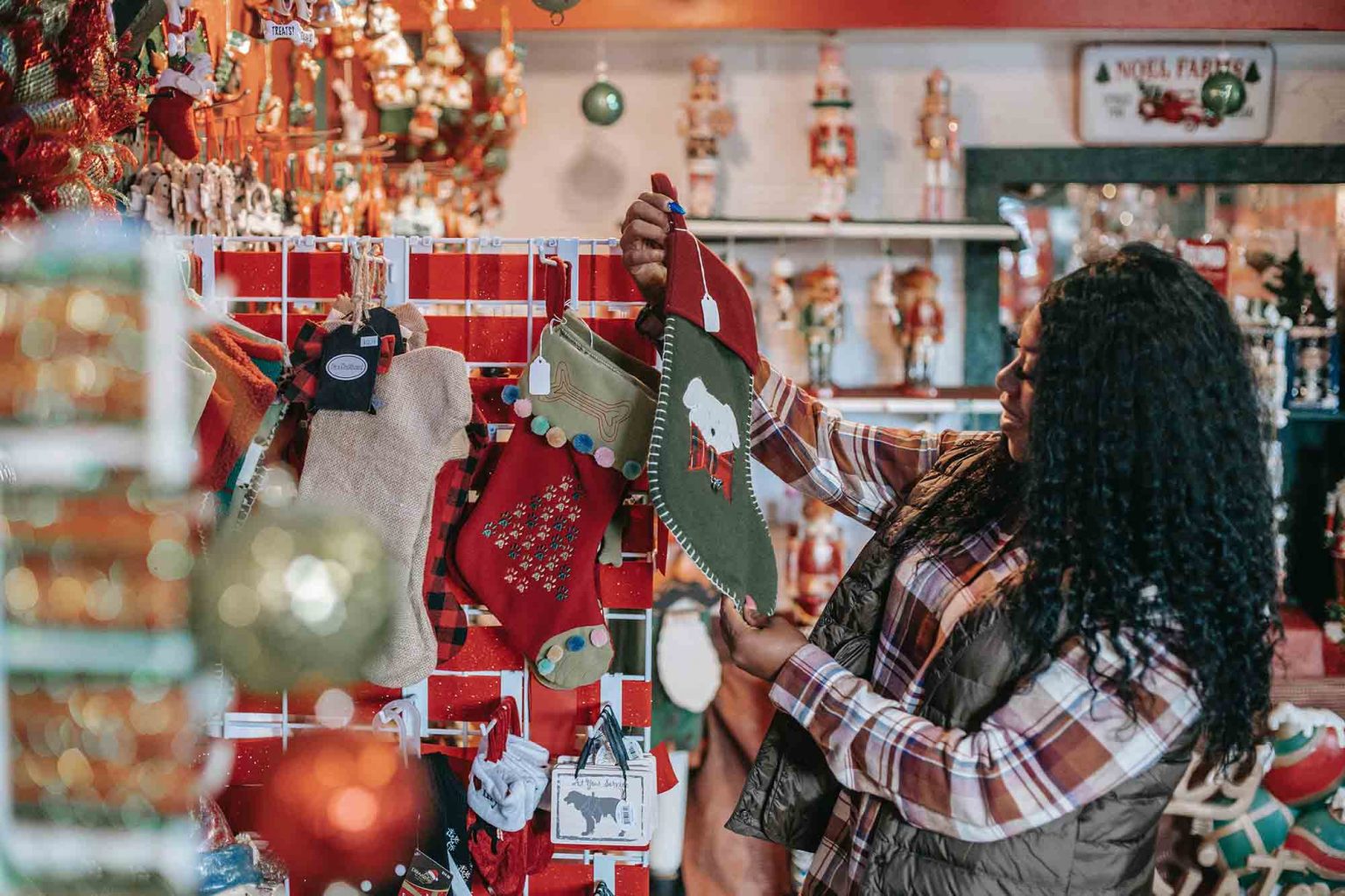 Going the Extra Mile for Your Customers This Holiday Season